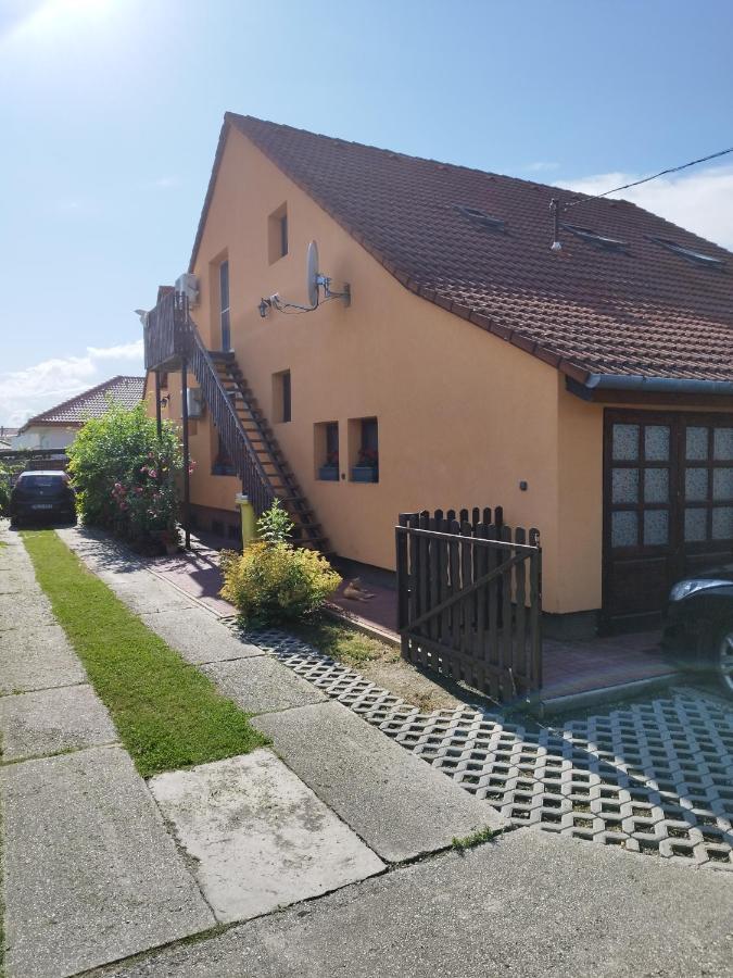 Gabi Vendeghaz Villa Balatonkeresztúr Eksteriør bilde