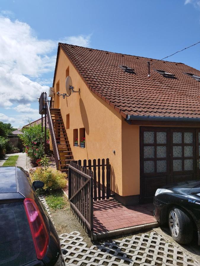 Gabi Vendeghaz Villa Balatonkeresztúr Eksteriør bilde